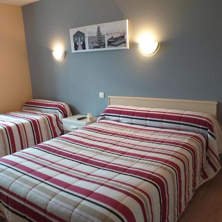 Hotel Le Lion D'Or Salbris Zewnętrze zdjęcie