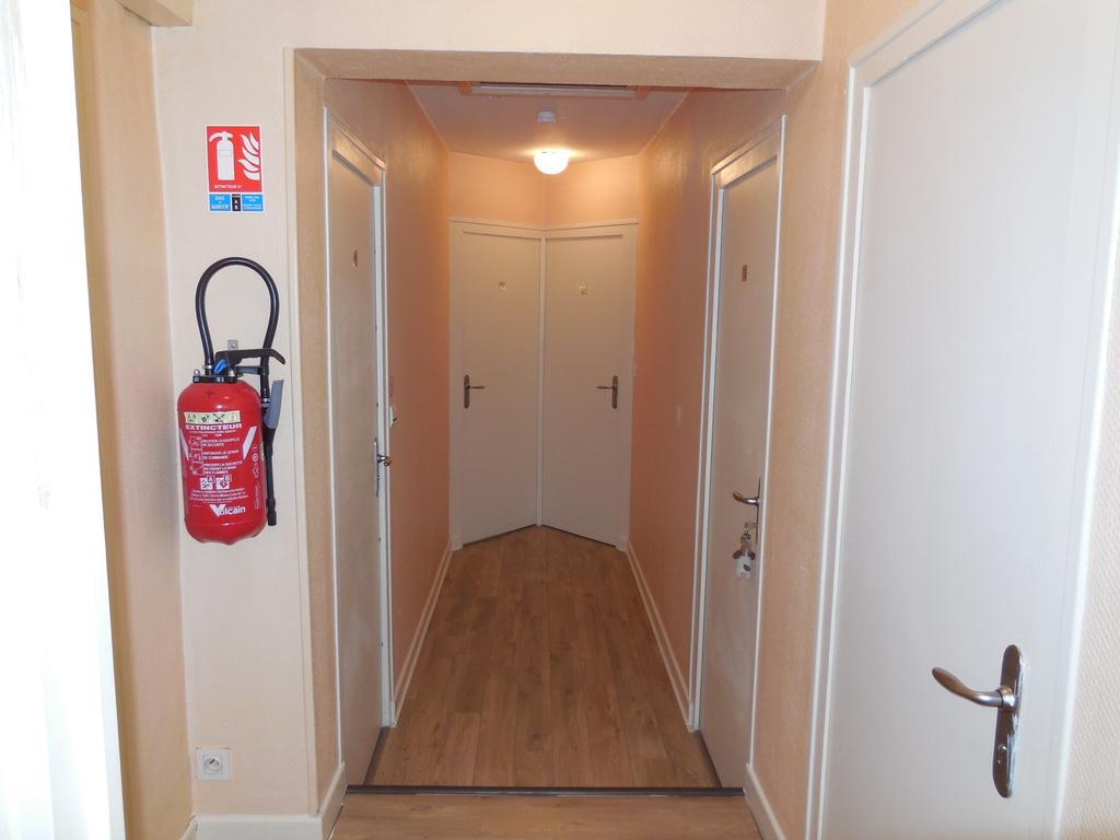 Hotel Le Lion D'Or Salbris Zewnętrze zdjęcie