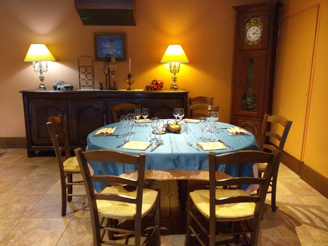 Hotel Le Lion D'Or Salbris Zewnętrze zdjęcie