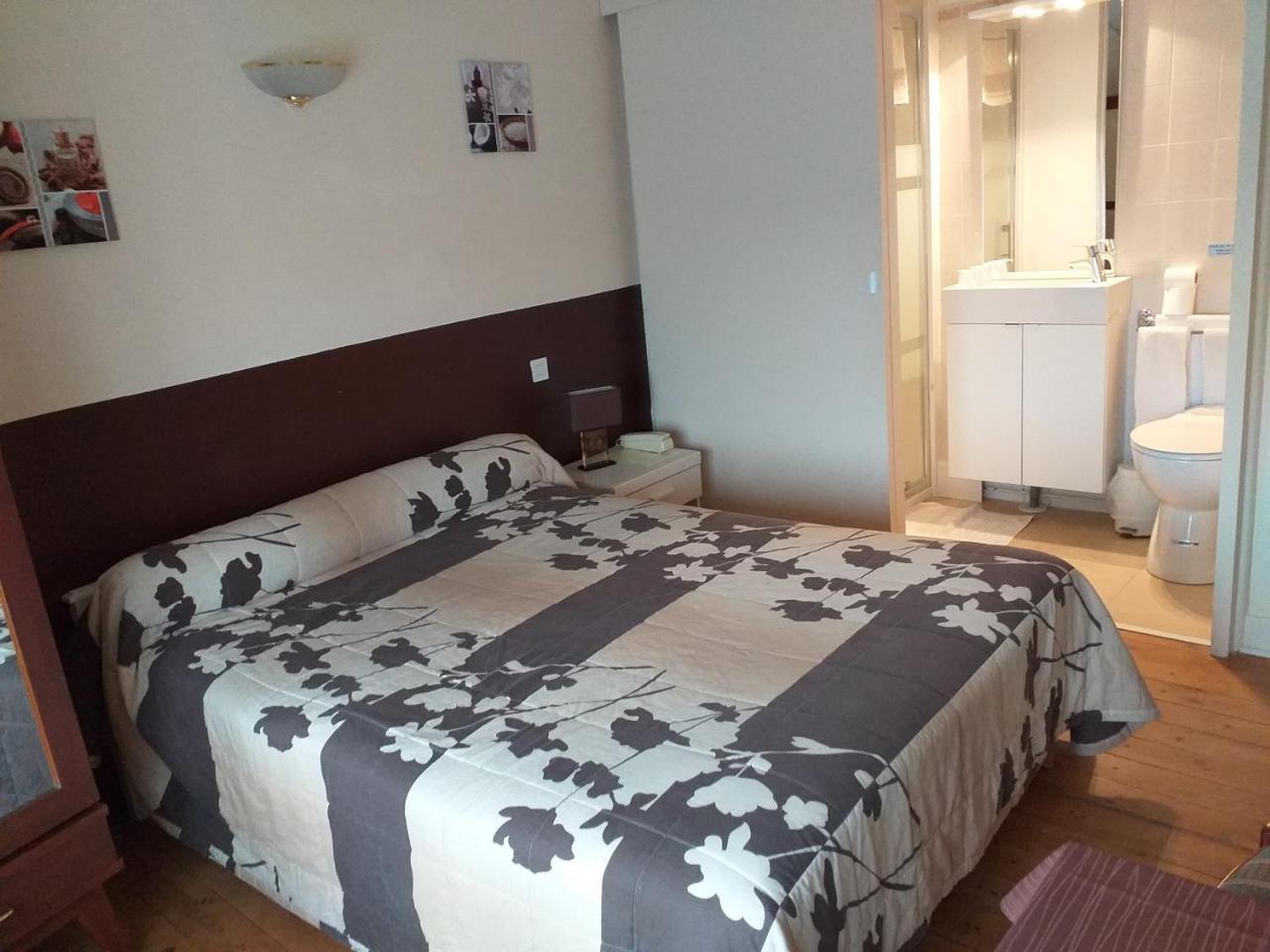 Hotel Le Lion D'Or Salbris Zewnętrze zdjęcie